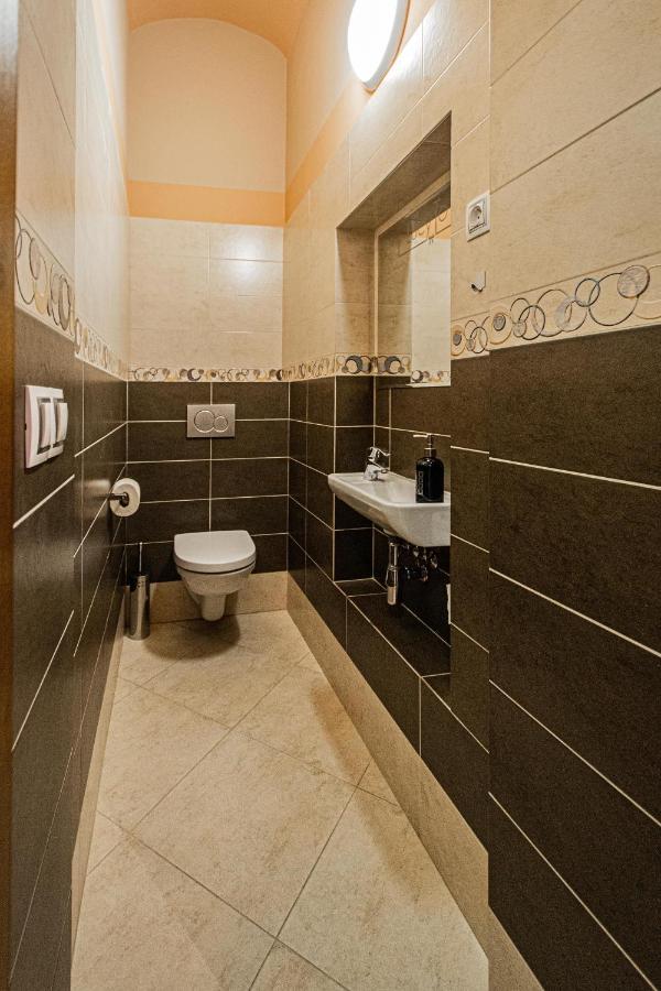 Modern And Spacious Apartments In City Center Prague Luaran gambar