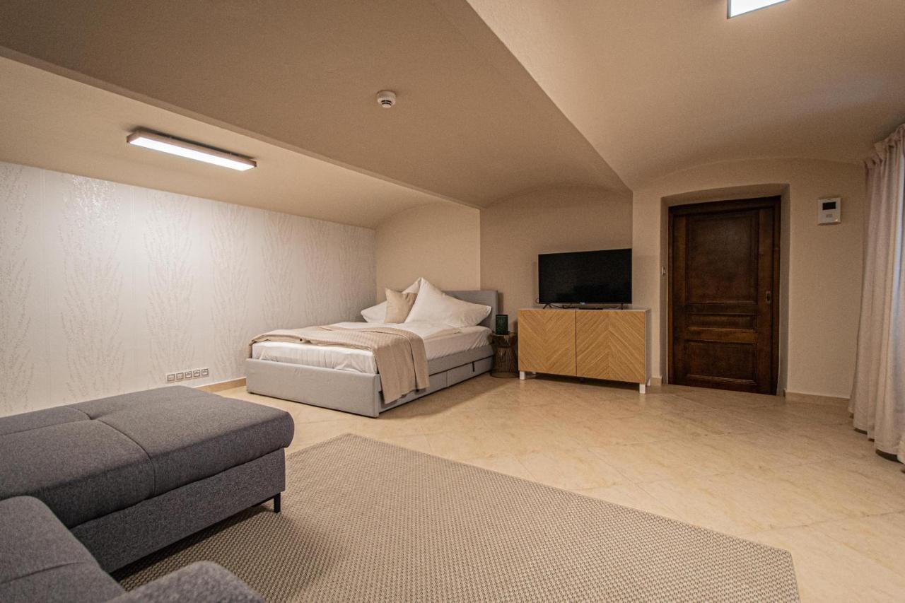 Modern And Spacious Apartments In City Center Prague Luaran gambar