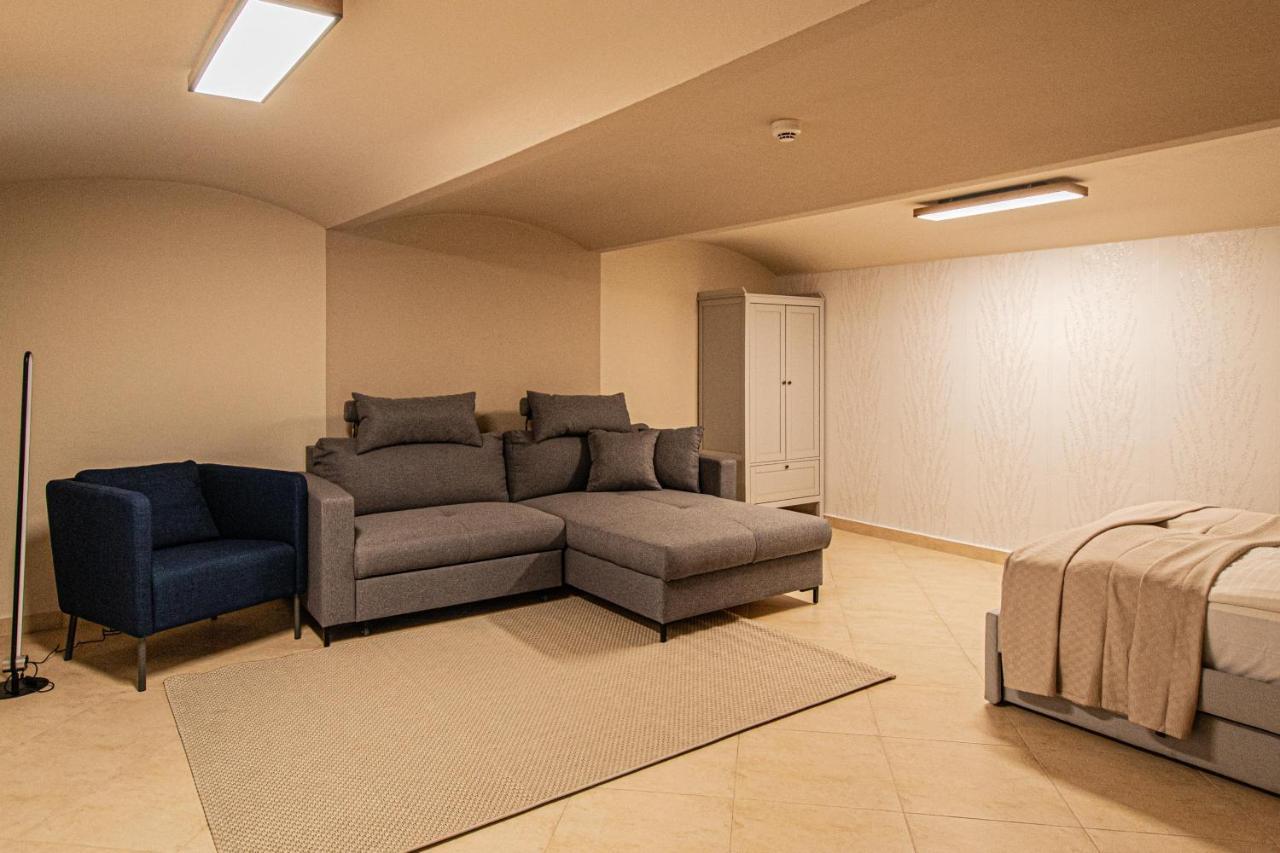 Modern And Spacious Apartments In City Center Prague Luaran gambar