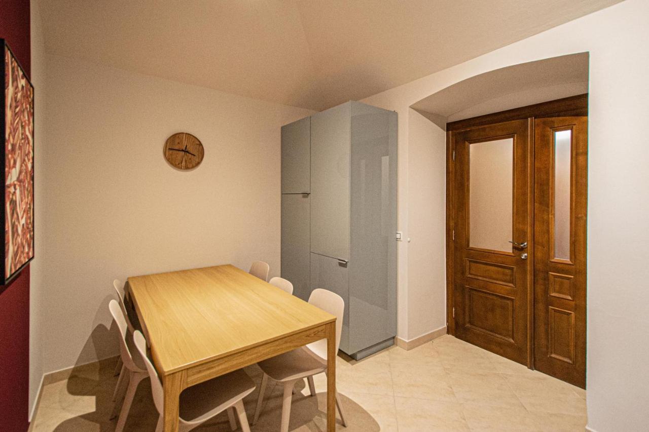 Modern And Spacious Apartments In City Center Prague Luaran gambar